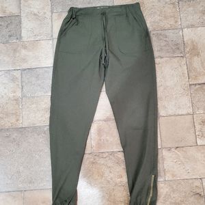 Albion joggers olive green XXS